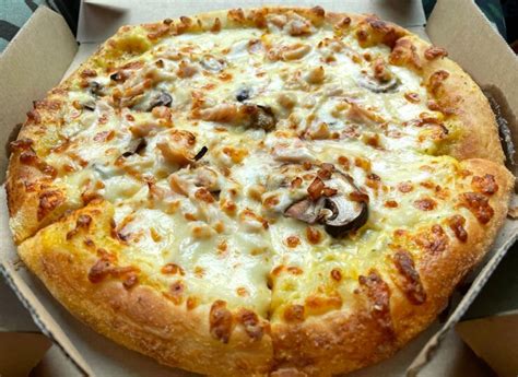 dominos pizza crust Kolektor Case Lawas Gold eceran juga tentang game voucher image 1
